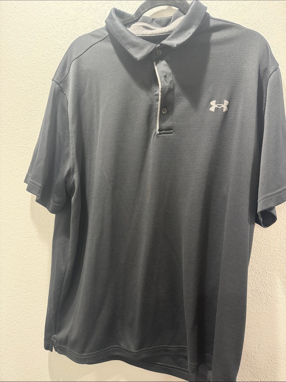 Under Armour Men’s Dark Gray Polo with White Logo